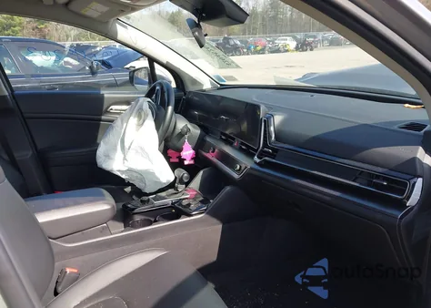 2024 Kia Sportage Ex z USA, uszkodzony, nr VIN KNDPVCDF8R7277239